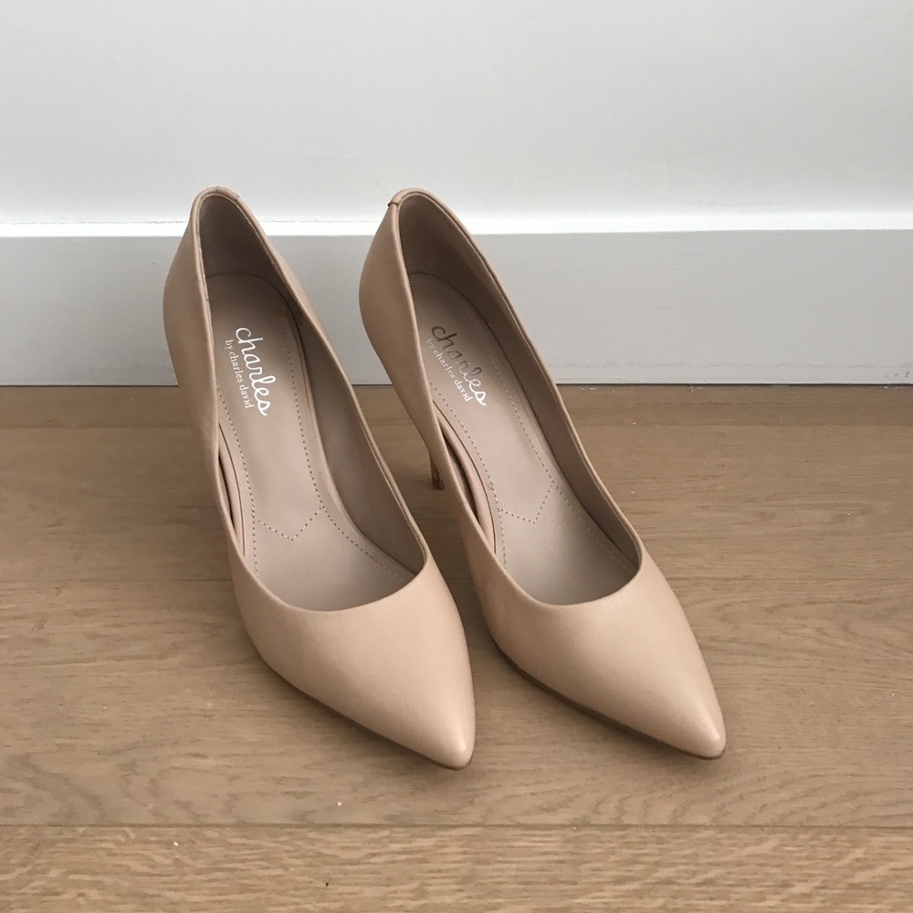 Womens Charles David Nude pumps - size 8.5